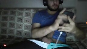 Excited str8 turkish dude play