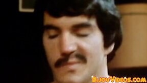 Athletic homos touch themselves before having passionate sex