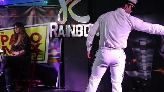 Gostosão lucas alves faz stripper e tira toda roupa em live especial do